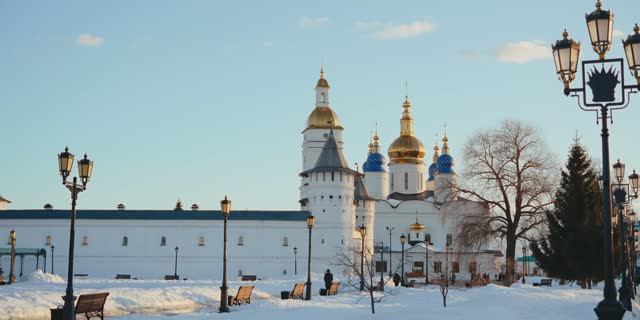 Как в Тобольске соединяют образование и производство