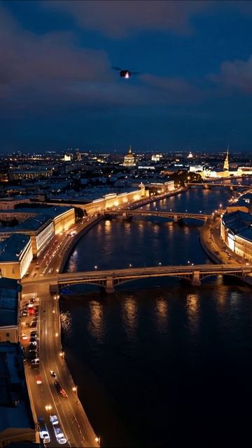 Тени без надежды: город на краю #Петербург #ночь #грусть