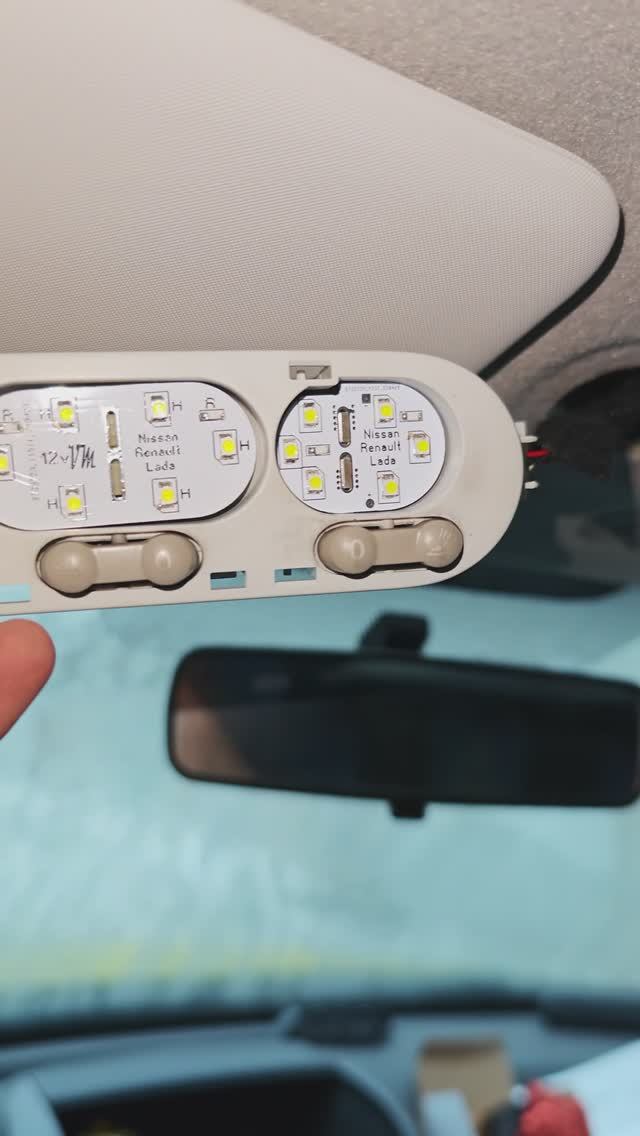 Светодиодные лампы и трехламповый плафон Рено Дастер  #car #cars #diy #automobile #duster #дастер