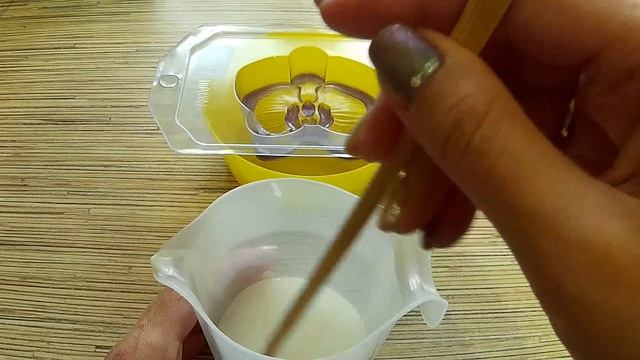 Прекрасные орхидеи  Мастер-класс по мыловарению для начинающих  Мыло в пластиковых формах