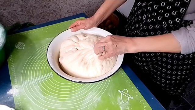 Луковые булочки