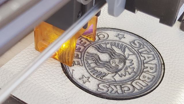 гравировка на коже.  Первая проба