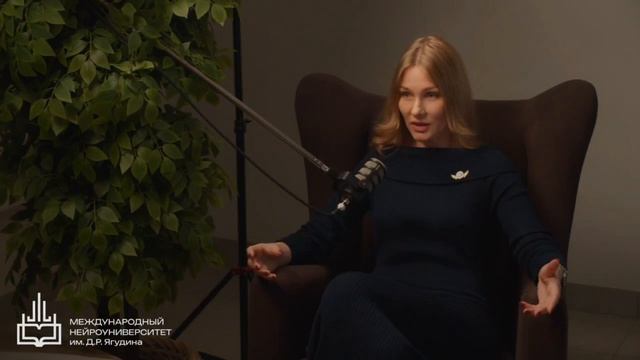🎥Почему лицо может выглядеть напряжённым, даже если женщина ухаживает за собой?