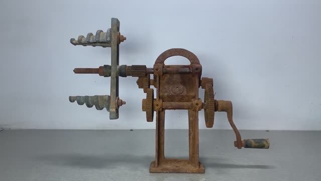 Сможете угадать, для чего он нужен? Восстановление загадочного ржавого инструмента