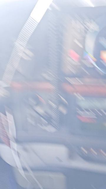 Прилетел камушек в лобовое стекло!