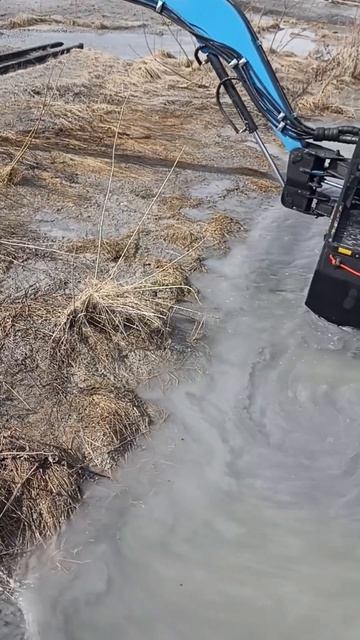 Миниземснаряд-амфибия в деле! 🔥 Как он работает и на что способен?