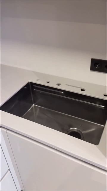 Столешница из камня с мойкой для кухни! Собственное производство! Монтаж!