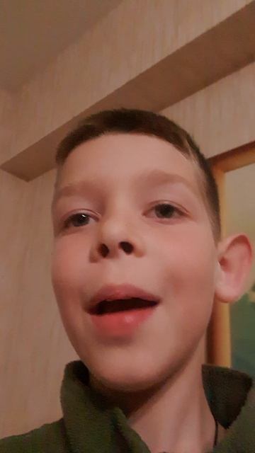 я сделал в Майнкрафте из ковра белого слова B5