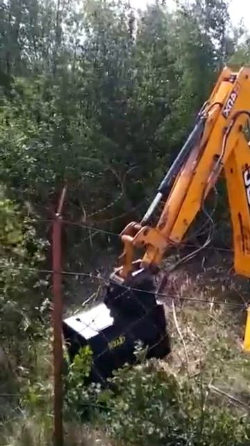 Роторный мульчер Exten SR800 на экскаватор-погрузчик JCB 4CX