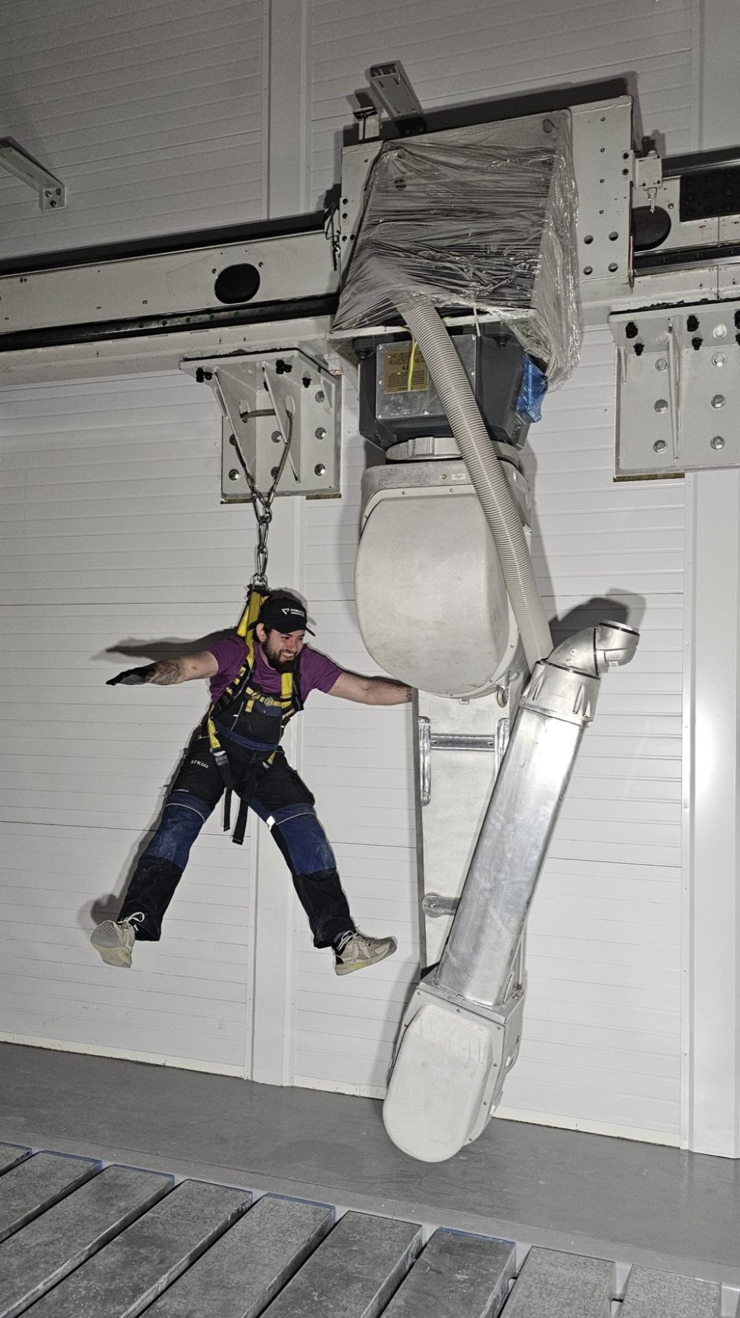 Инженеры-робототехники за работой #спкгрупп #роботы  #юмор