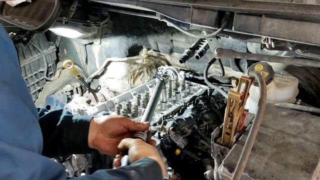 Ford Transit 2.4 TDi. Уходит антифриз расширительного бачке и замена головка блока цилиндров 2 часть