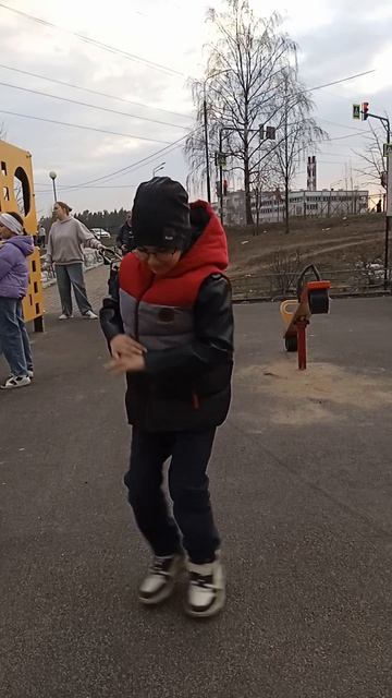 танец робота