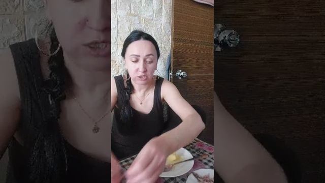 Мукбанг: картофельное пюре и килька 😋
