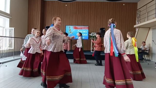 Фестиваль хоровых коллективов «Гляжу в озëра синие»