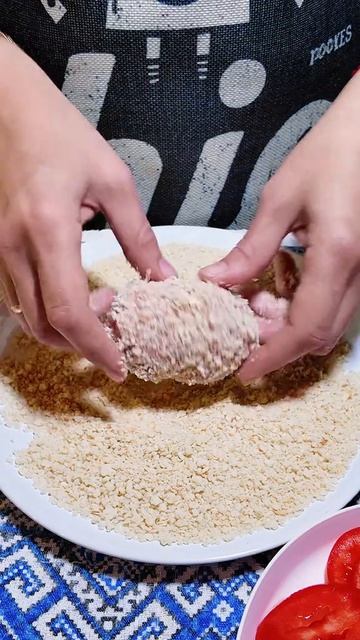 Шницель из фарша под сырной шубкой.