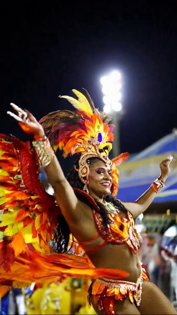 Яркий карнавальный танец: энергия и красота! #карнавалы #танцы #культура