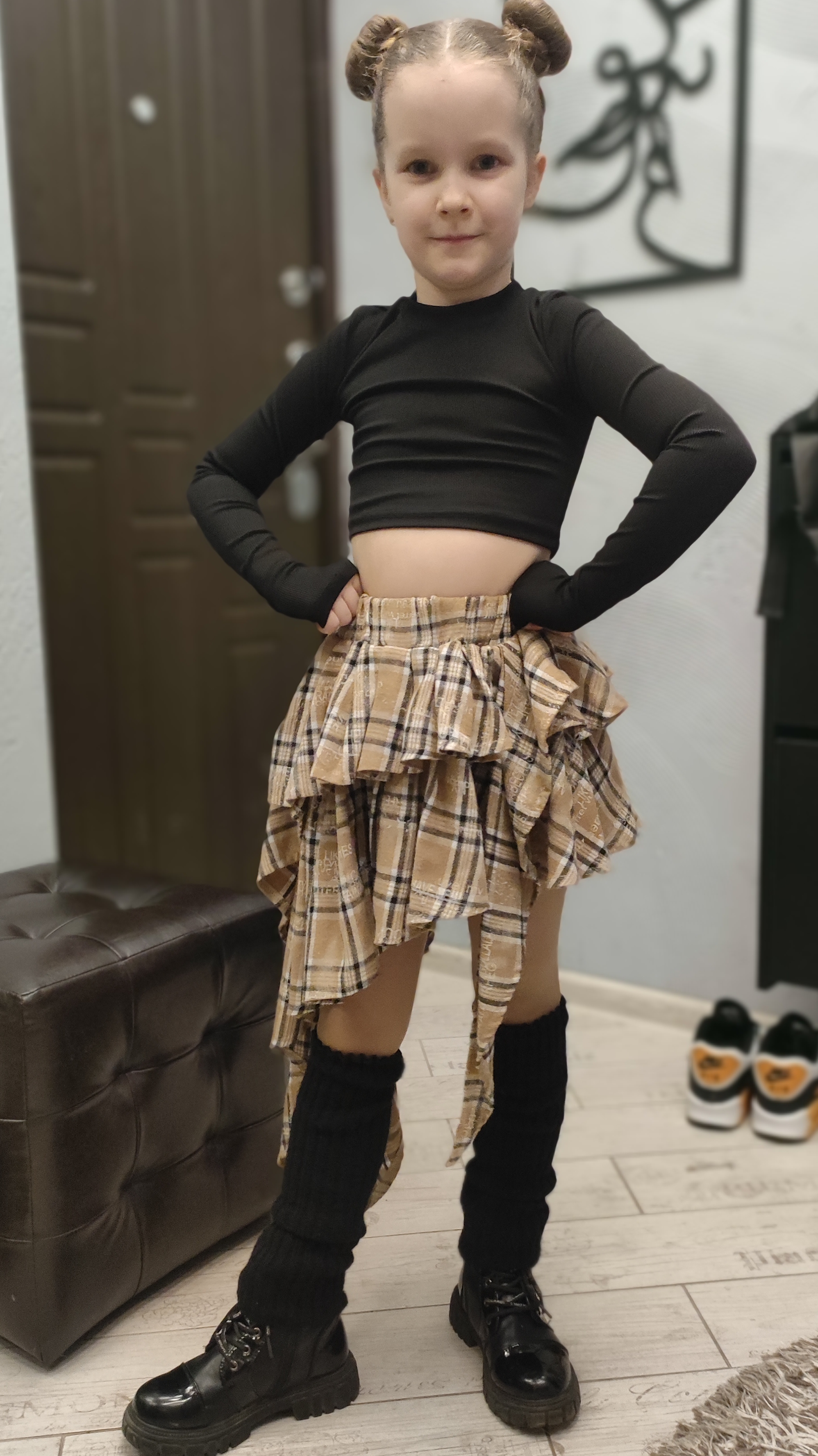 Эла Дес Эла Соби/Ela Desce, Ela Sobe