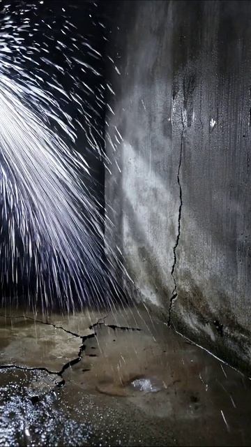 Зомби-апокалипсис в заброшенной комнате #ужасы #атмосфера #заброшенныеместа