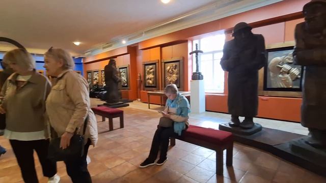 Посетили Музейно-выставочный комплекс Российской Академии художеств.Галерея Искусств Зураба Церетели