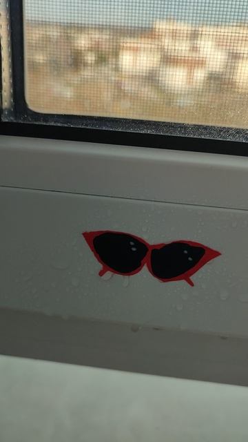 обклеиваем наклейку