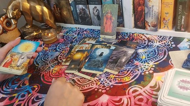 КТО СЛЕДИТ ЧЕРЕЗ РАСКЛАДЫ ТАРО!?