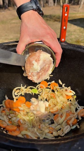 Картошка с тушенкой