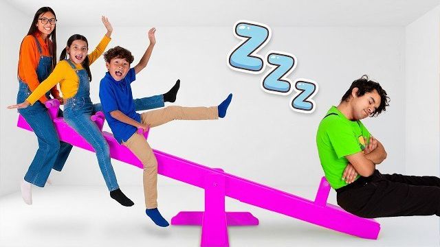 Toys And Colors На Русском • Большое приключение Бена и Элли по спасению на качелях