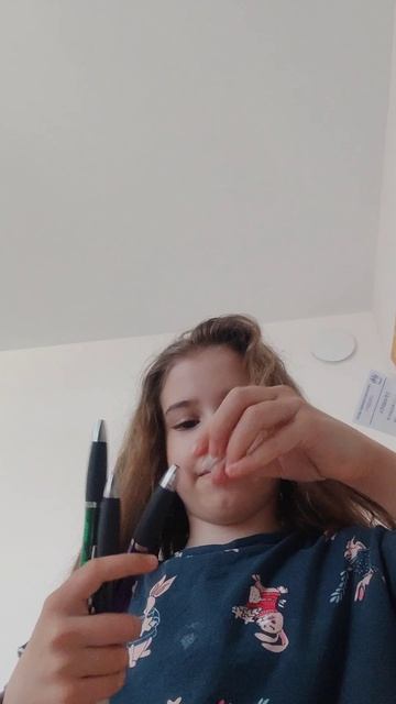 интересно что лучше конфетная брызгалка или брызгалка ручка ( ручка)