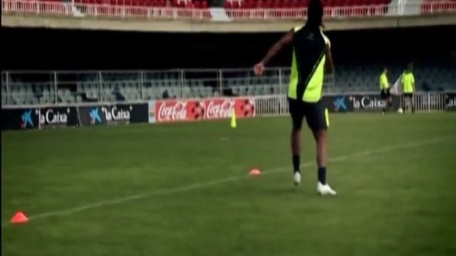 Волшебные бутсы для Роналдиньо.