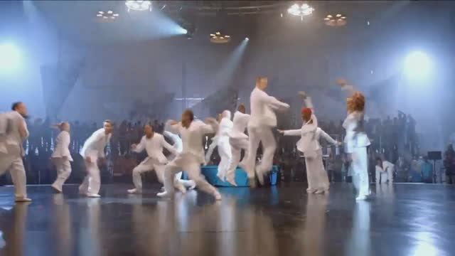 Фантастический танец под бой курантов