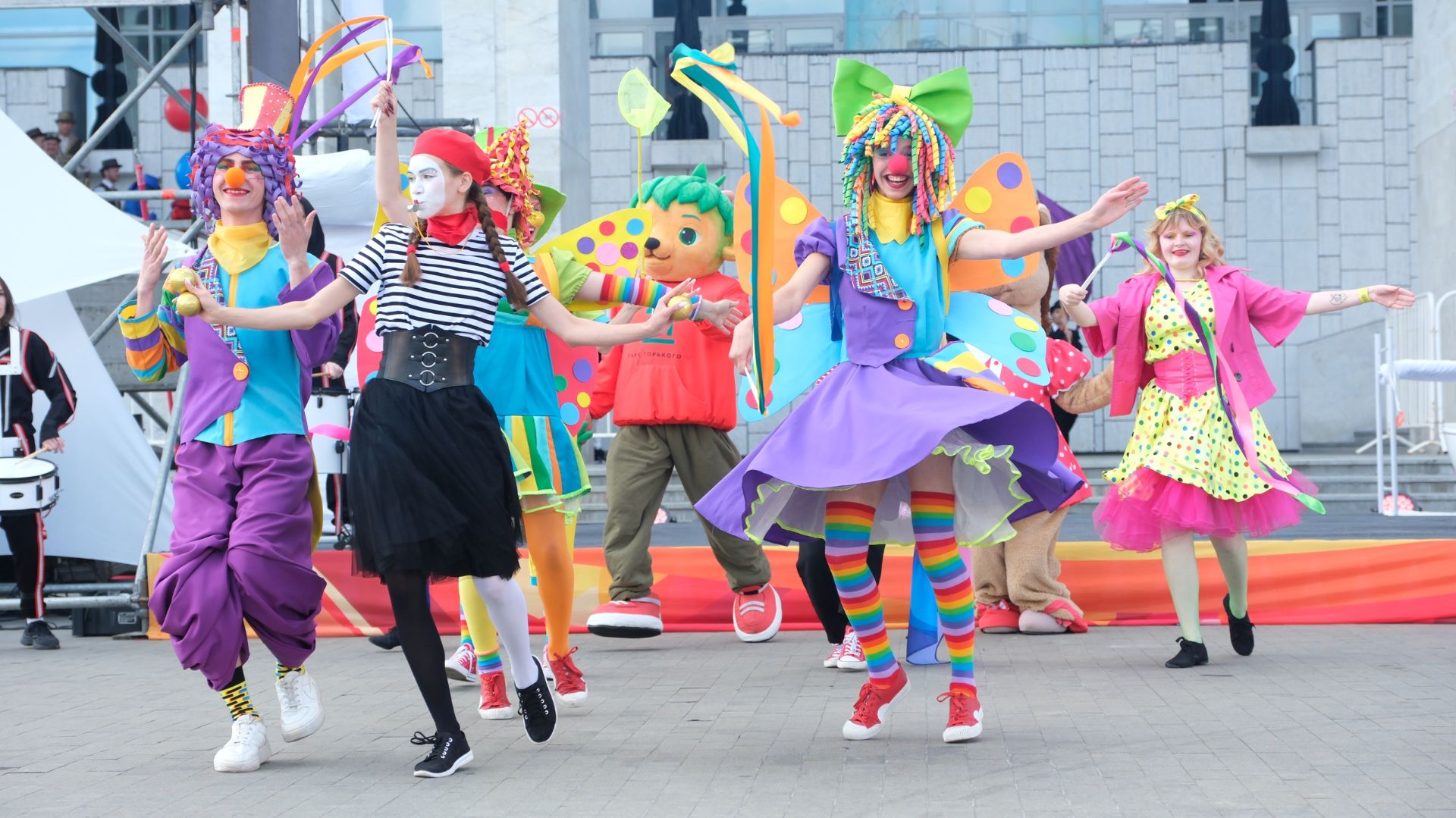 Фестиваль уличных театров Флюгер 2024