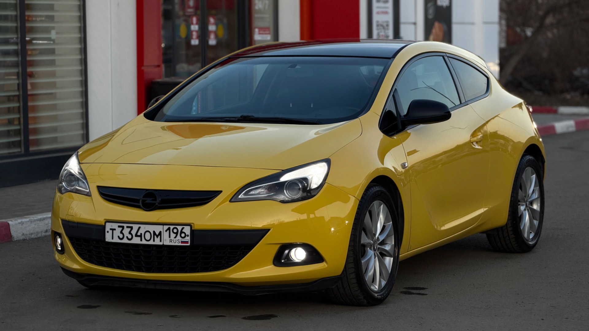 Opel Astra J GTC