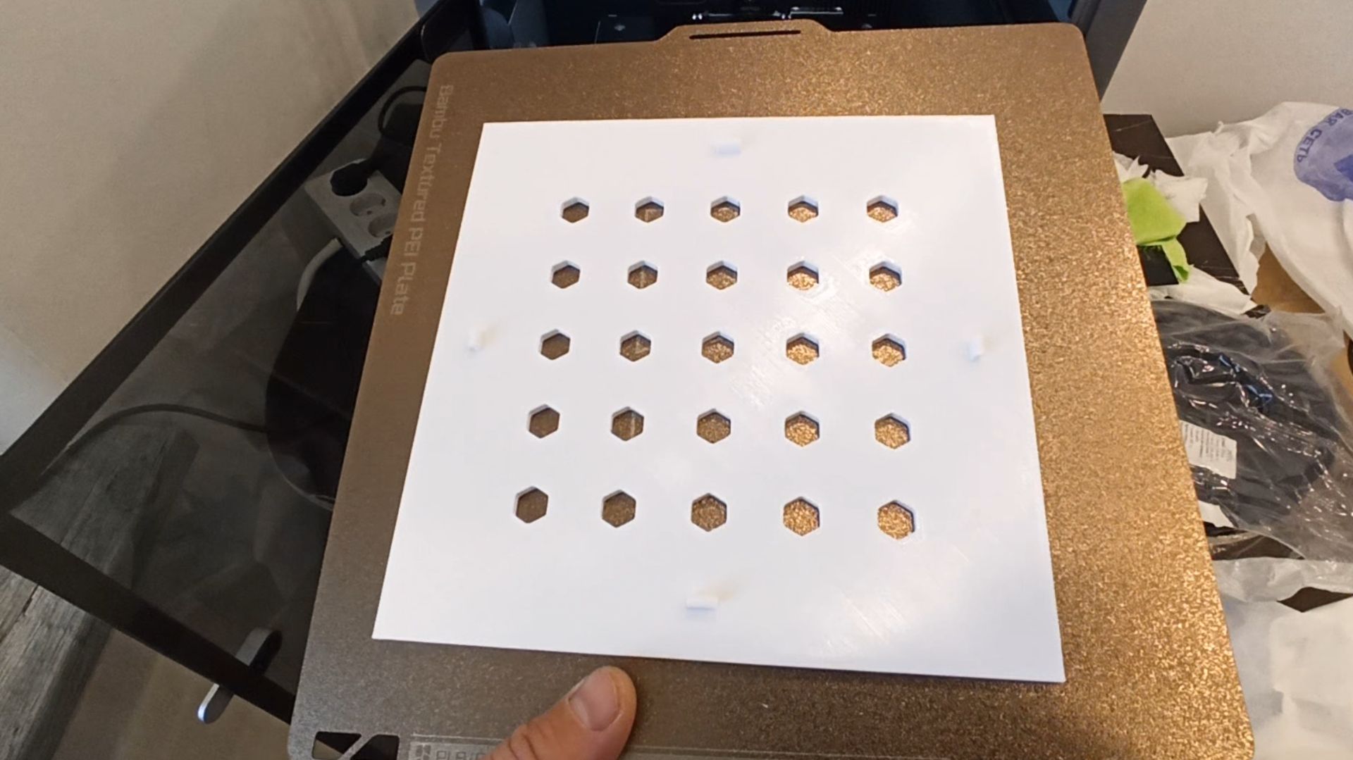 Вентиляционная решетка на 3D принтере Bambu Lab P2s.