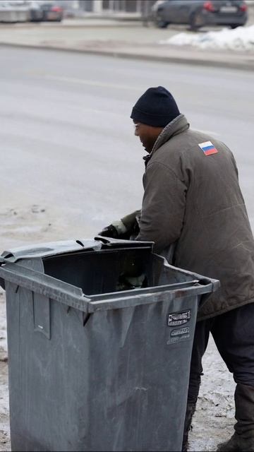 Безнадежность на улицах: жизнь в мусоре