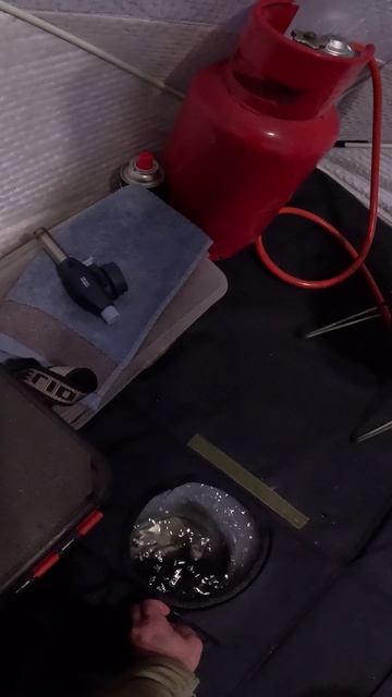 Упирается...