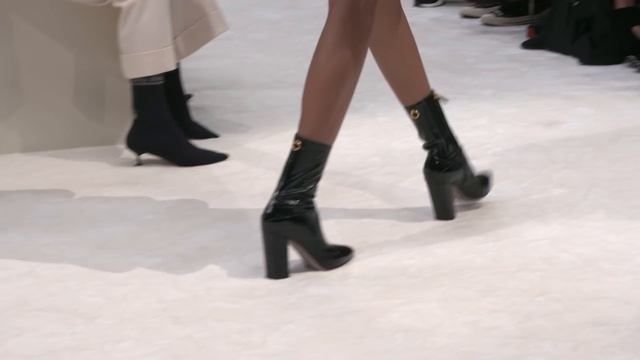 Показ женской коллекции Valentino осень-зима 2019-2020