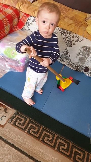 Рома катает уточку, 12:10, 30.03.2026