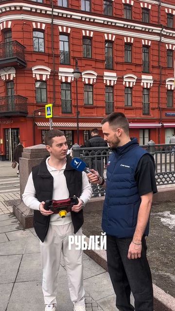 Пилот SMP Racing Александр Смоляр спросил у москвичей, сколько стоит руль от BR03.