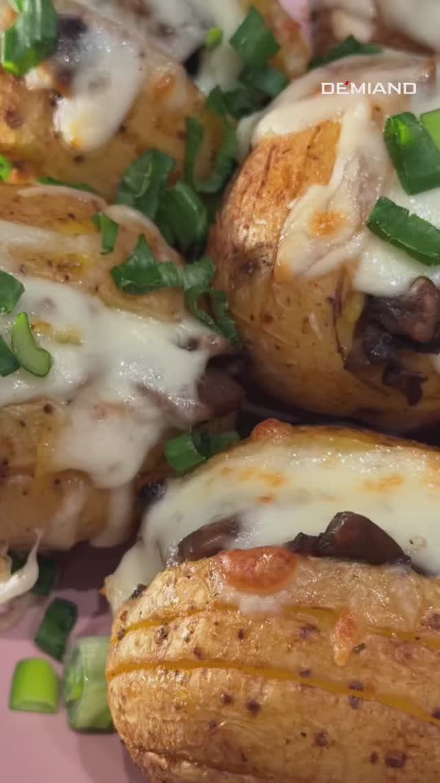 🥔Запеченый картофель с грибами и сыром🧀