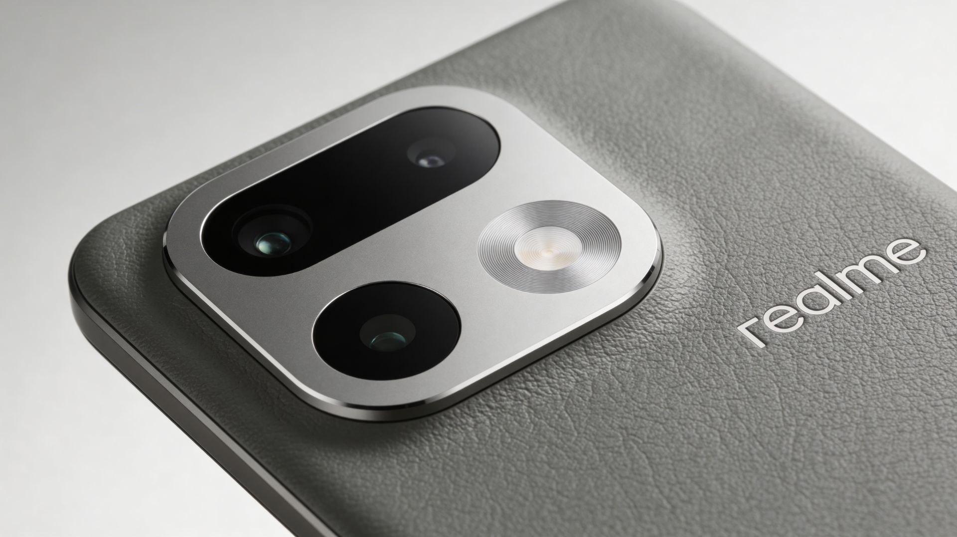 Долгожданный обзор Realme 16 Pro Plus. Крутые камеры и универсальность