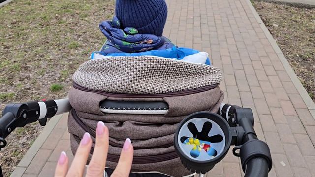 Первое собрание в школе, много информации...Съездили по магазинам, покупки. Жизнь идёт своим чередом