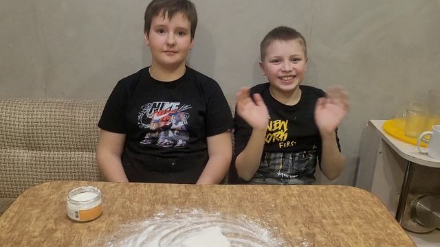 Делаем торт с мастикой, для Василисы