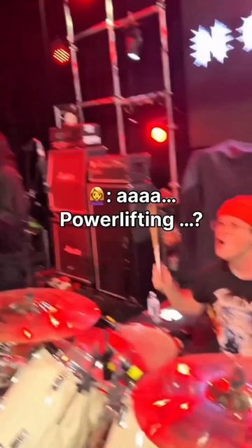 покажи пресс 😀
#юмор #фитнес