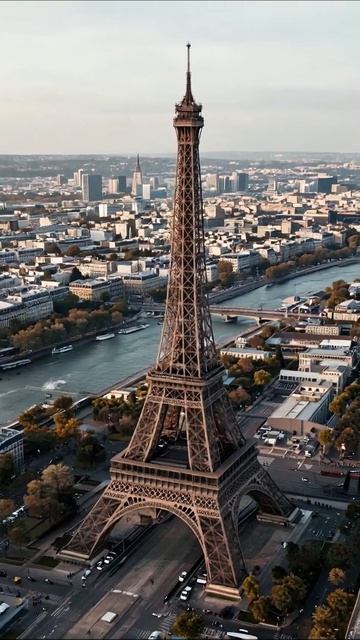 Эйфелева башня: символ Парижа #Париж #ЭйфелеваБашня #Достопримечательности