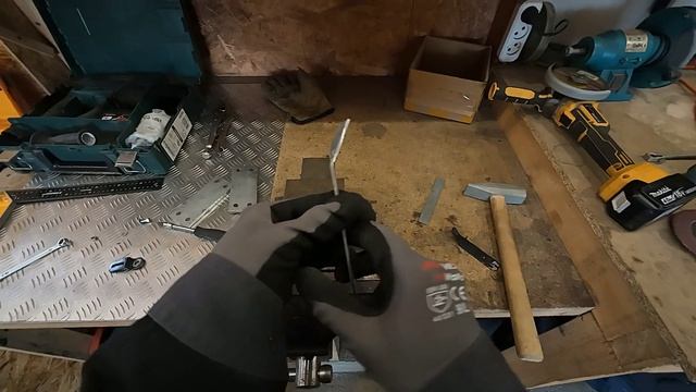 C1be3dd80a1105d869461bfb5a18b077