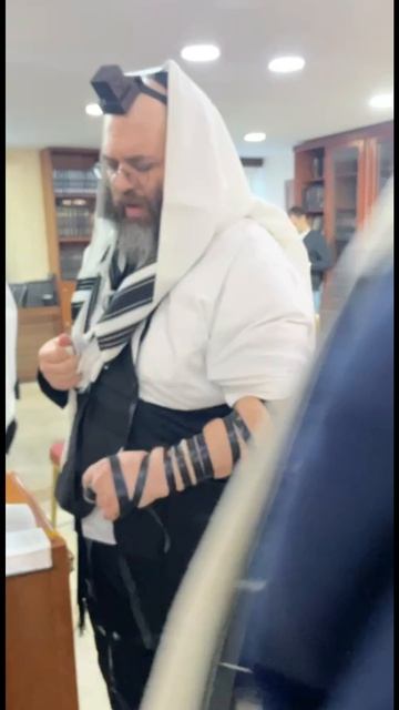 Миньяны на Шахарит сегодня утром в центральной синагоге «Марьина Роща».