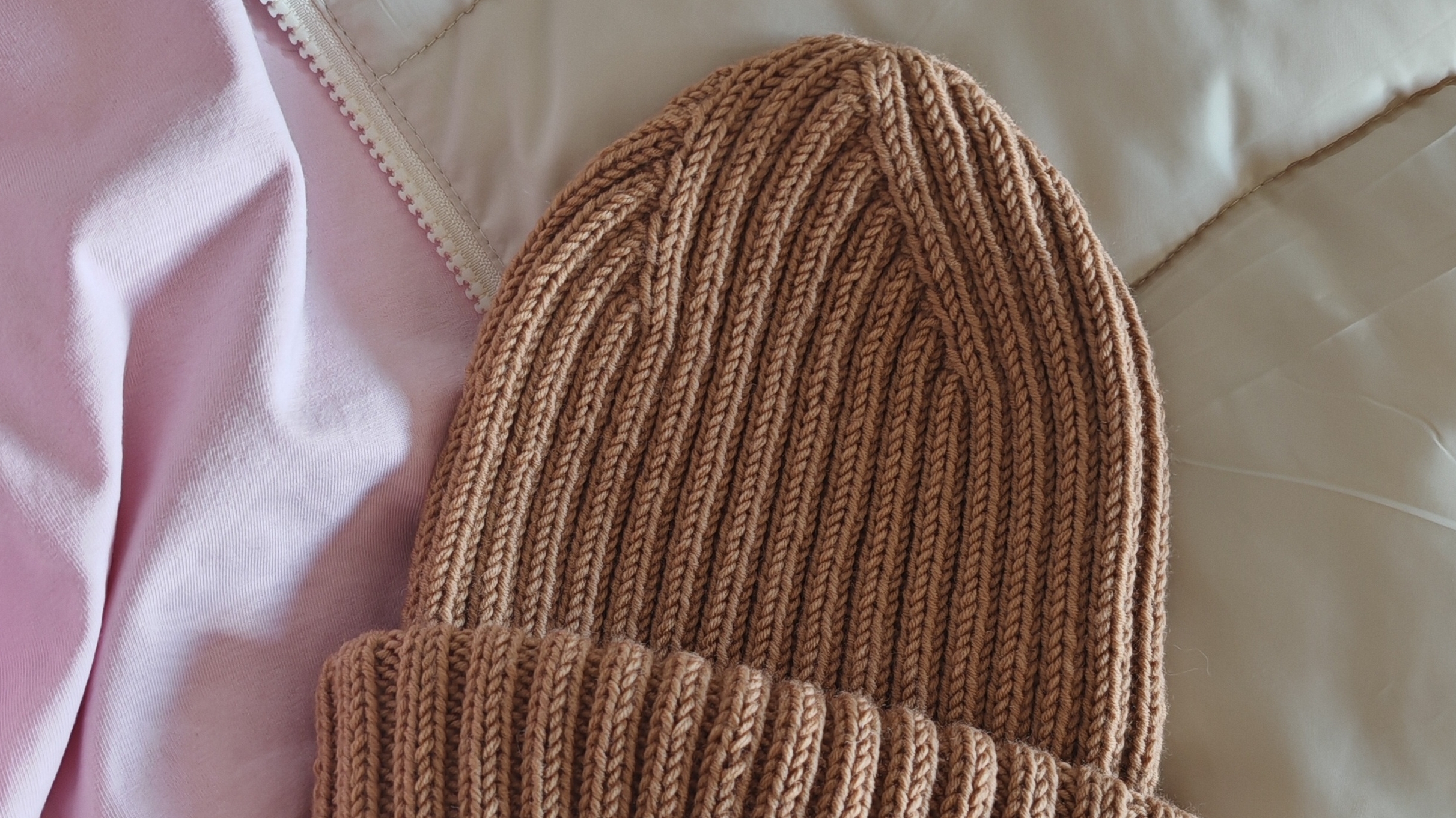 Шапка резинкой 2*2