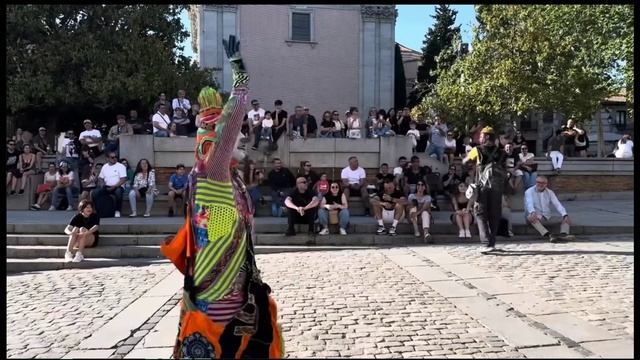 KARCOCHA Уличное шоу в Мадриде.  Импровизация