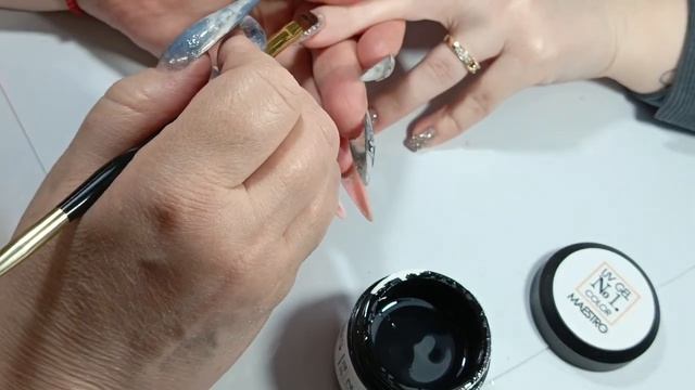 Любовный маникюр на миллион карат