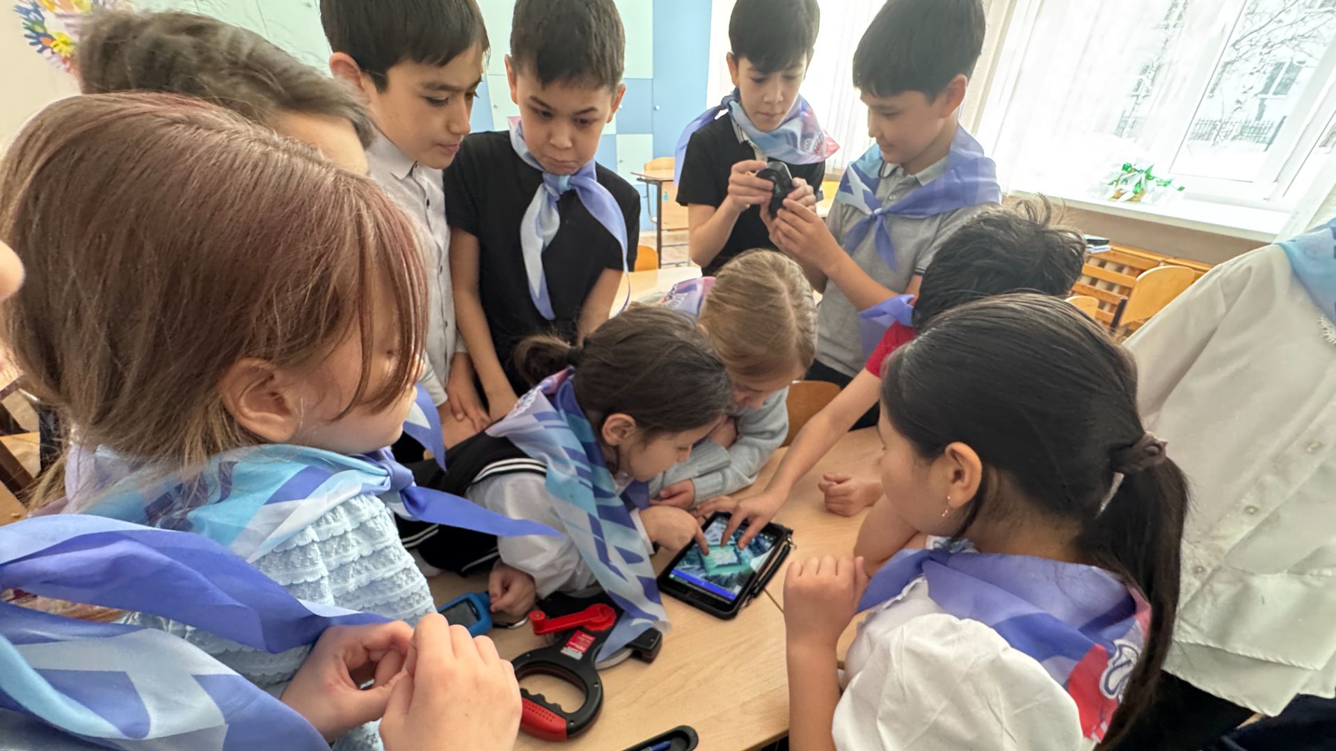 Следы, огонь и безопасность: важный и интересный урок для детей в Нефтеюганске